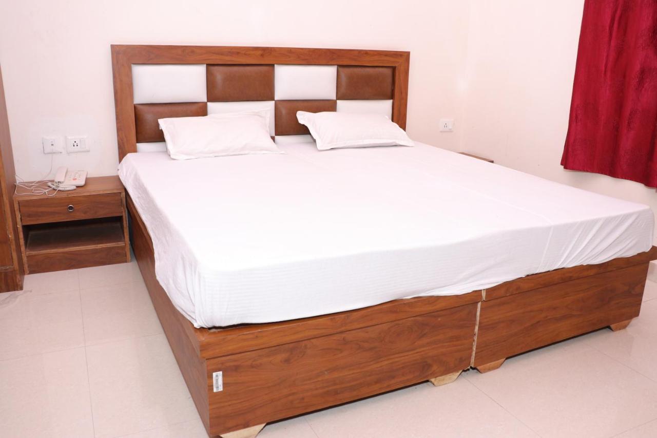 Hotel Kcr Agra (Uttar Pradesh) Bagian luar foto